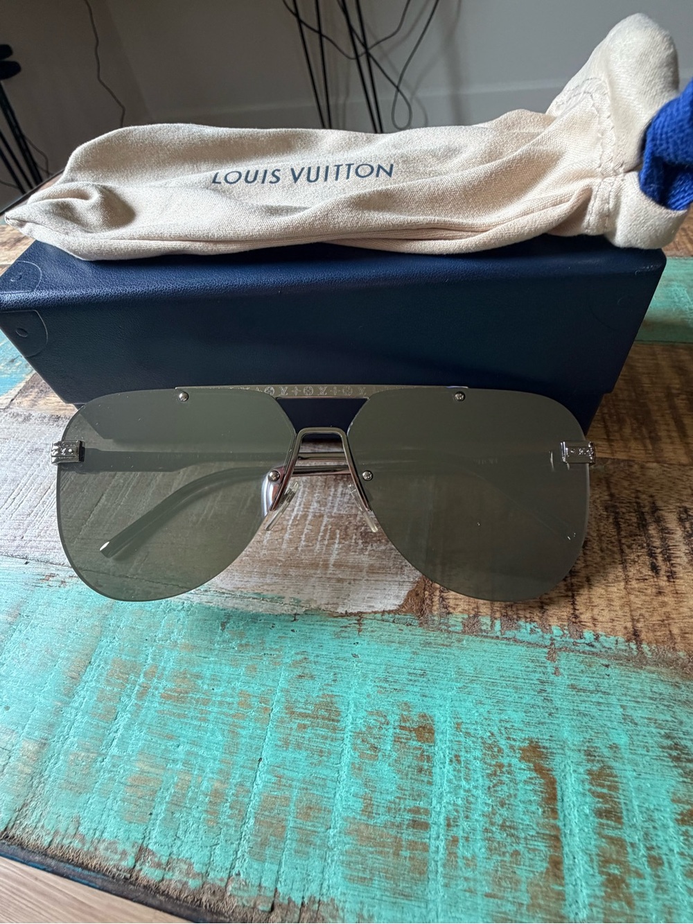 Want to sell on IG only. Louis Vuitton Sunglasses – Z1262W